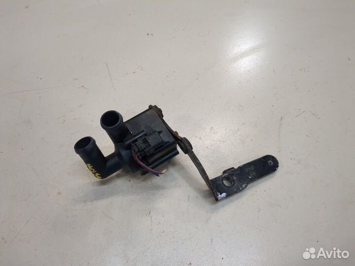 Насос водяной Audi A3 (8P), 2010