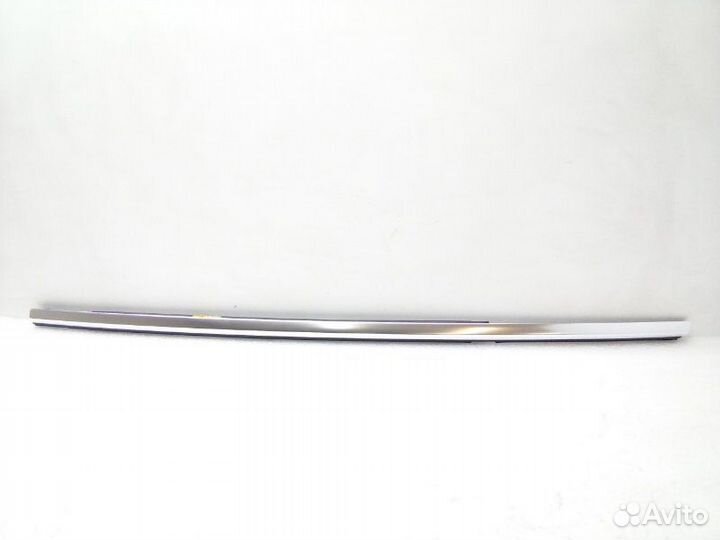 Молдинг двери задний правый Mercedes-Benz