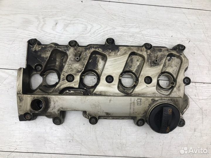 Клапанная крышка левая Audi Q7 4L BAR 2006