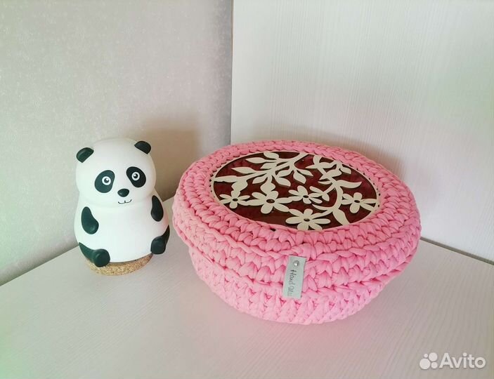 Вязаная интерьерная корзина