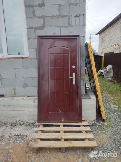 Дверь входная металлическая бу