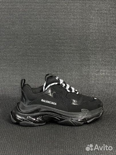 Кроссовки Balenciaga triple s