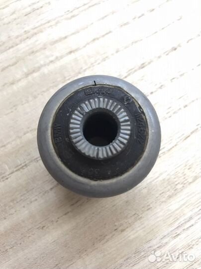 Сайлентблок переднего нижнего рычага BMW