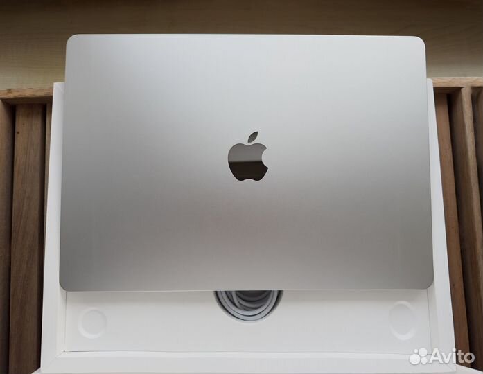 MacBook Pro 16 M1 — Silver