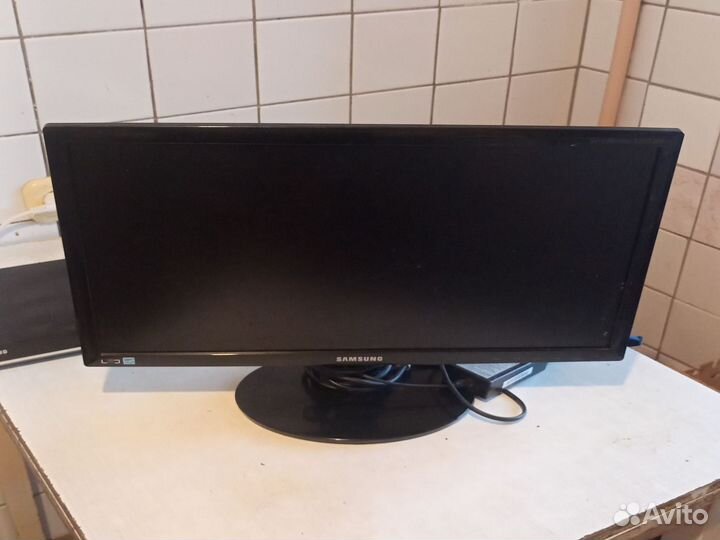 Монитор с лазерным видео проигрывателем samsung