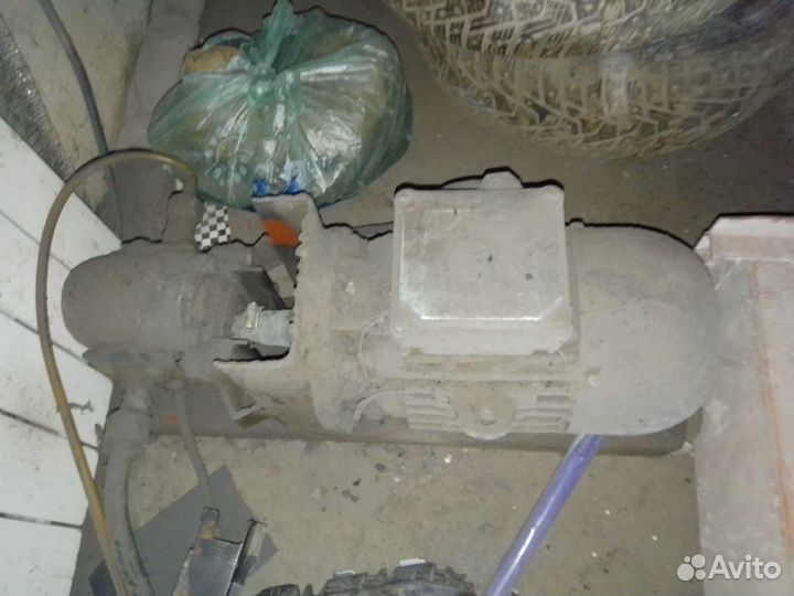 Электро двигатель с насосом