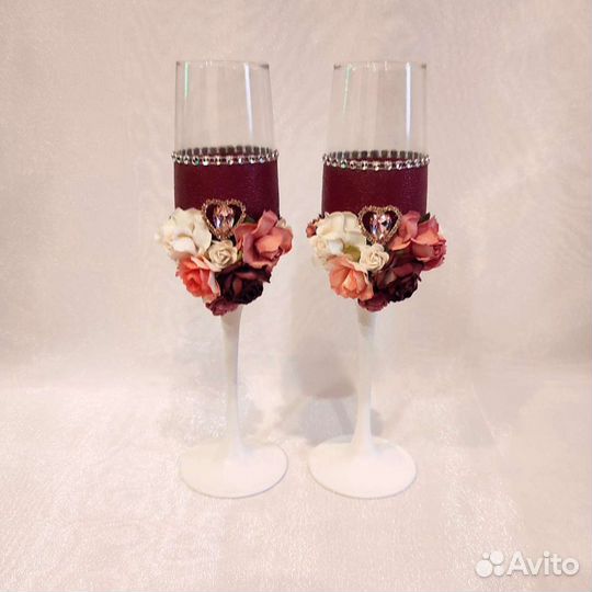 Свадебные аксессуары (бокалы и семейный очаг)