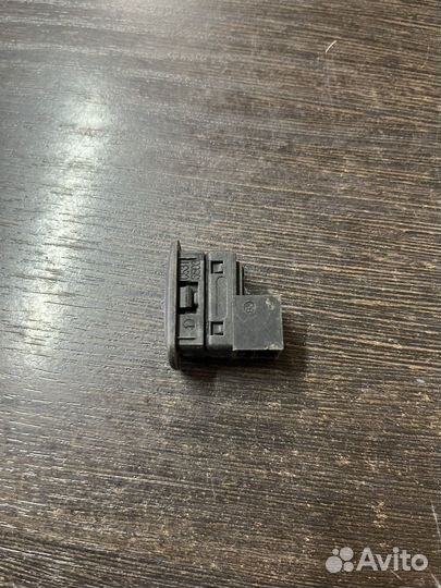 Кнопка отключения сигнализации Skoda Octavia A5