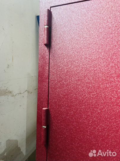 Дверь металлическая двухстворчатая