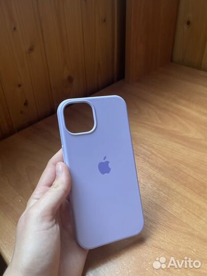Чехлы на iPhone 13
