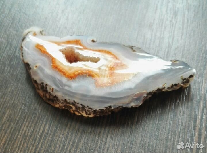 Коллекционный минерал агат натуральный с друзой