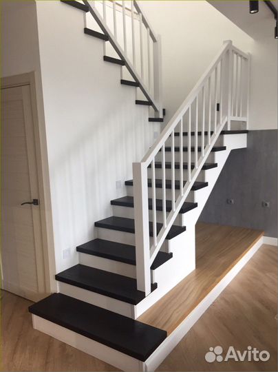 Лестница деревянная