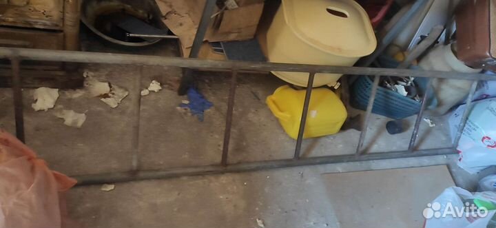 Комод, лестница, стол