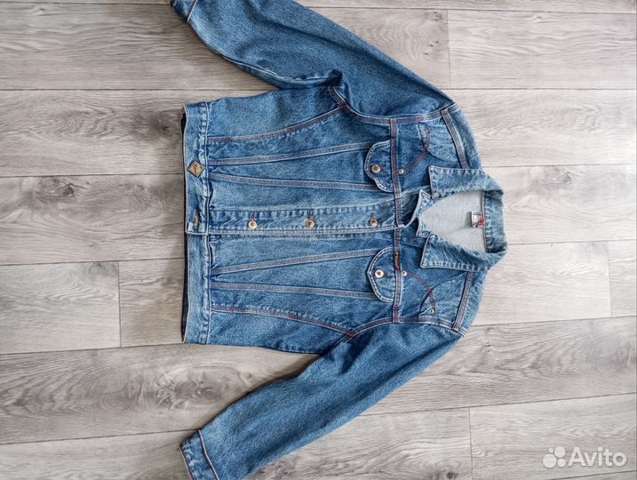 Джинсовая куртка женская