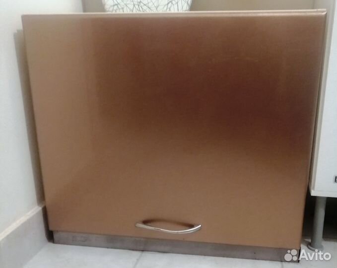 Продам шкаф кухонный навесной с выдвижной вытяжкой