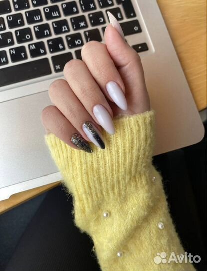 Нужна модель на маникюр