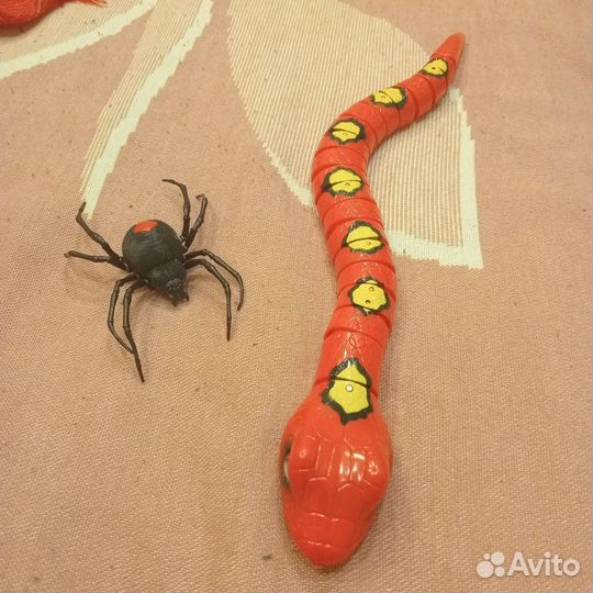 Интерактивные игрушки змея и паук