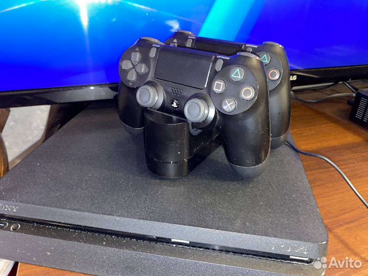 Sony playstation 4 PS4 slim 1tb