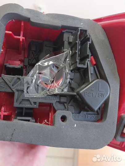 Фонарь внешний левый Volkswagen Jetta 6