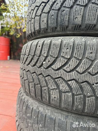 Bridgestone Blizzak Spike-01 205/55 R16