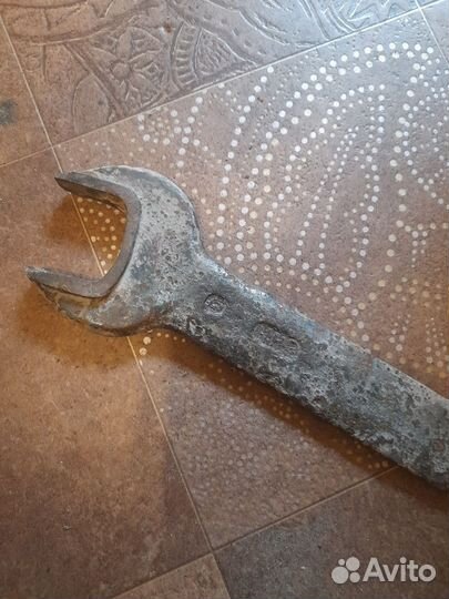 Ключ гаечный старинный клеймо низ