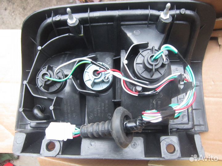 Задний фонарь Nissan Pathfinder