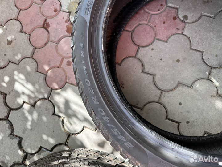 Pirelli Winter Sottozero 3 245/40 R20 102V