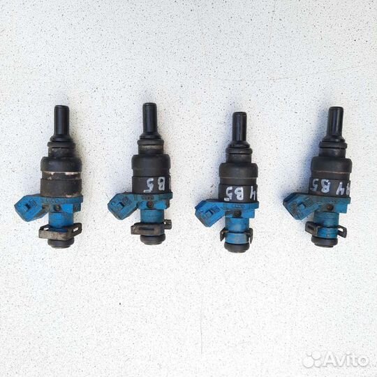 Форсунка топливная Audi A4 B5 ADR 1.8л