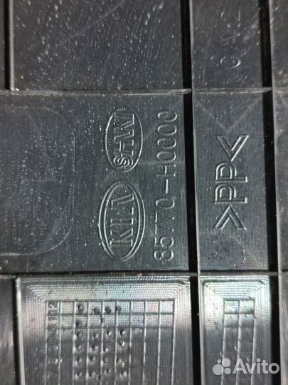 Обшивка панели задка Rio 4 FB