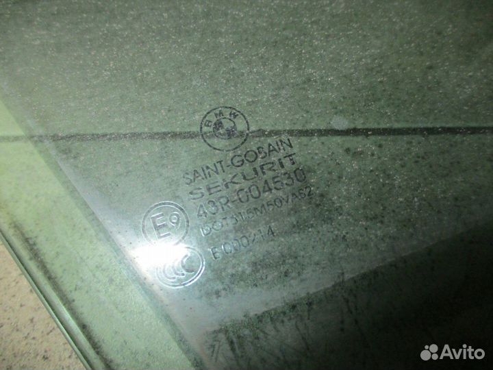 Стекло двери передней правой BMW X5 (E53)