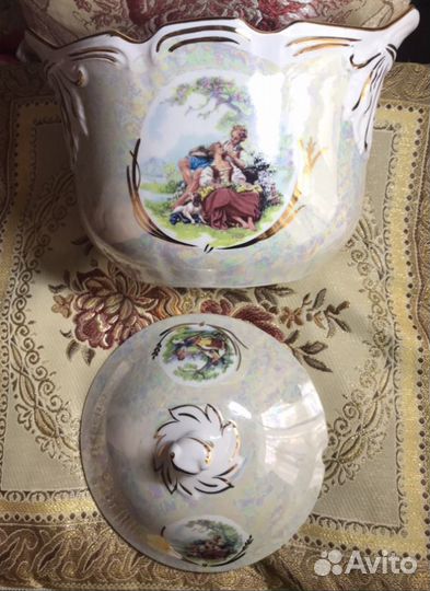 Фарфоровая большая супница « Мадонна» Дулево