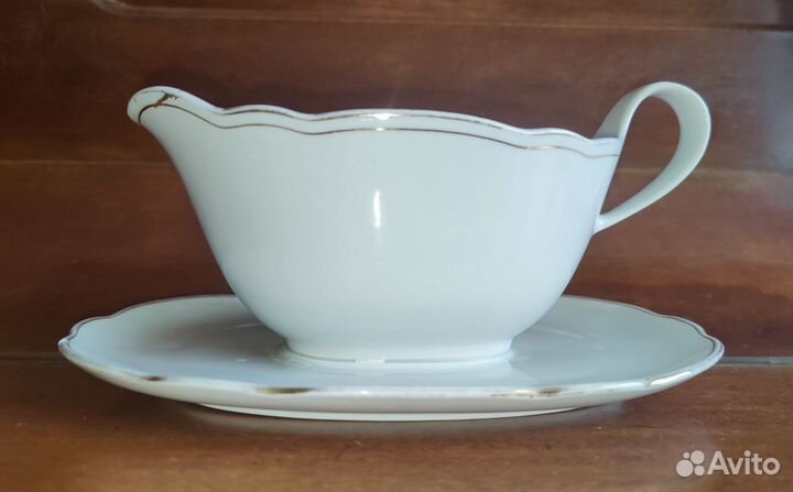 Соусник белый с золотом Фарфор гдр 1960-е гг