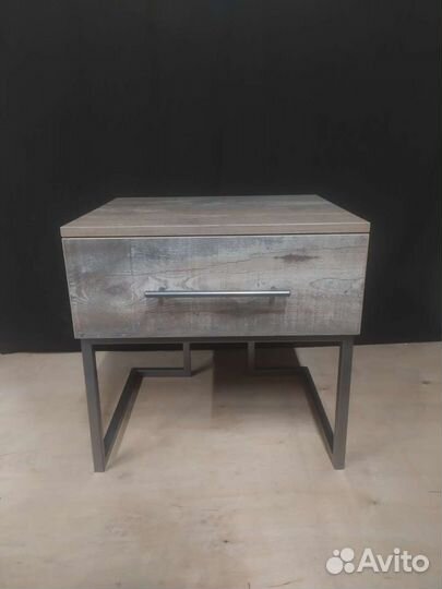Тумбочка прикроватная