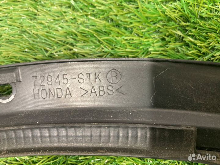 Уплотнительная резинка задняя правая Acura Rdx TB1