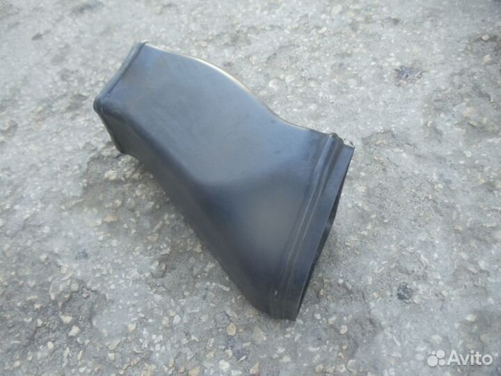 Воздуховод патрубок промежуточный Нива шевроле