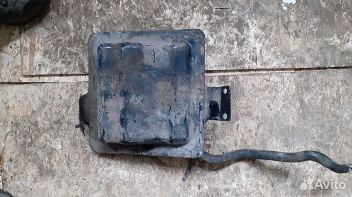 Бак вакуумный NPR75/NQR90 (8980322920) б/у