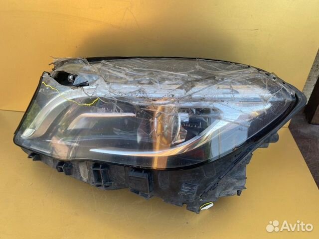 Фара ксеноновая левая Mercedes-Benz Gla-Class X156