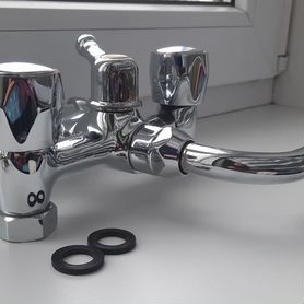 Смеситель для ванны iddis