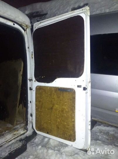 Двери задние Форд Транзит низкие 2000-2014