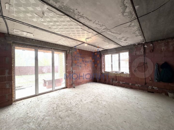 Дом 209,8 м² на участке 8 сот.