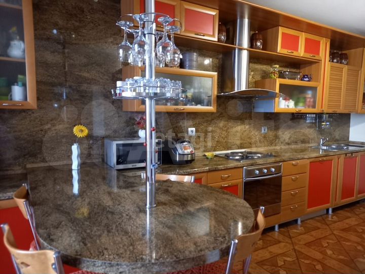 2-к. квартира, 96,4 м², 4/10 эт.