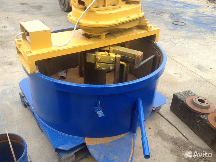 Бетономешалка принудительная эст-500