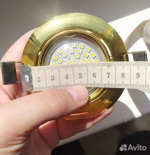 Светильник встраиваемый