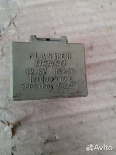 Реле поворотов toyota