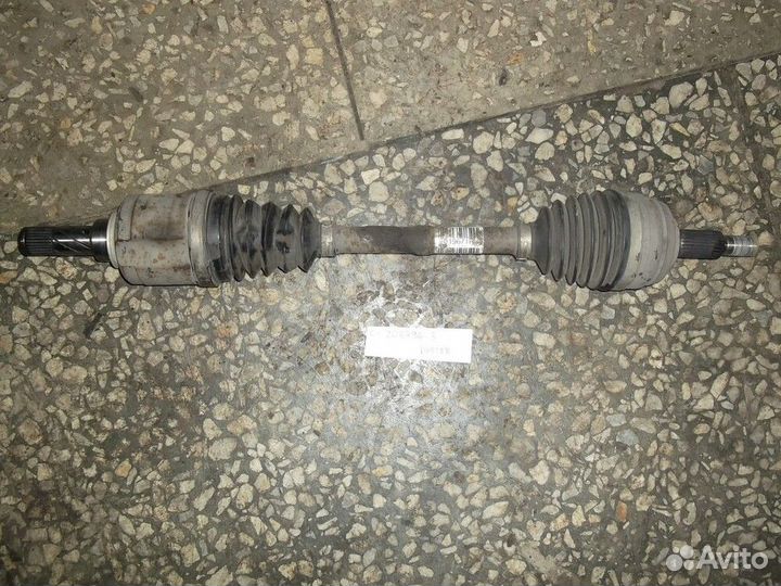 Передний привод правый на Renault Dusтеr 4WD