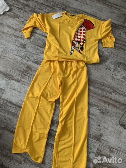 Костюм спортивный