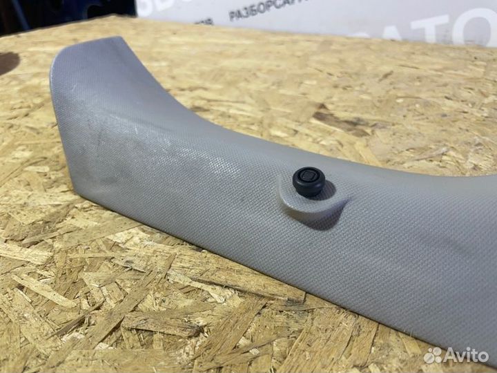 Обшивка крышки багажника левая Renault Megan Iii