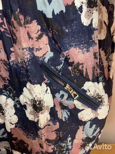 Ветровка женская