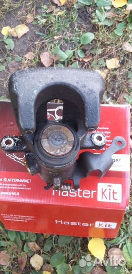 Суппорт задний правый peugeot партнёр типпи