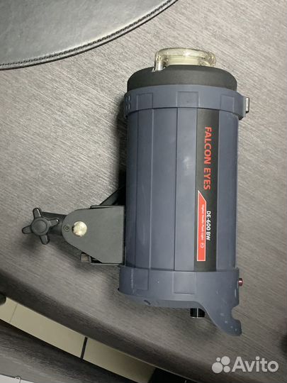 Импульсный свет студийный Falcon de 600 bw